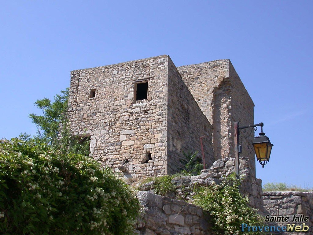 Tour m&eacute;di&eacute;vale.