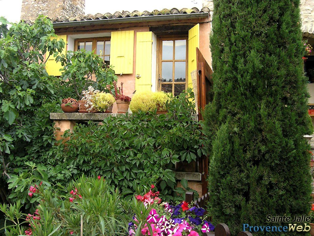 Maison fleurie.