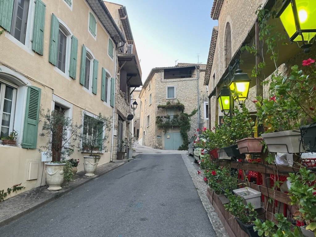 Ruelle de Vinsobres.