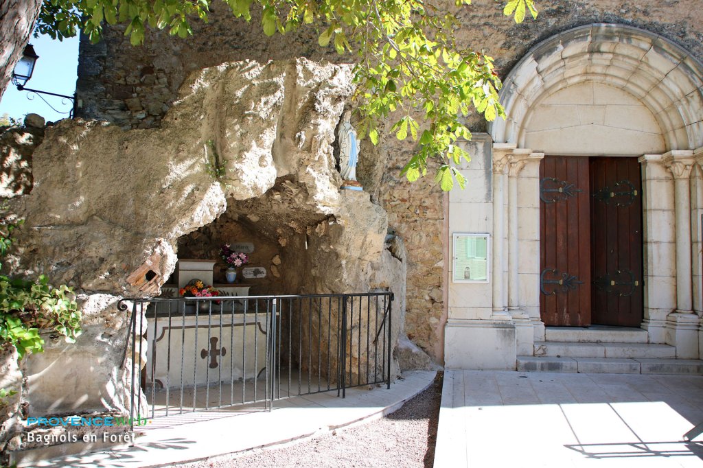 Eglise de Bagnols dans le Var.