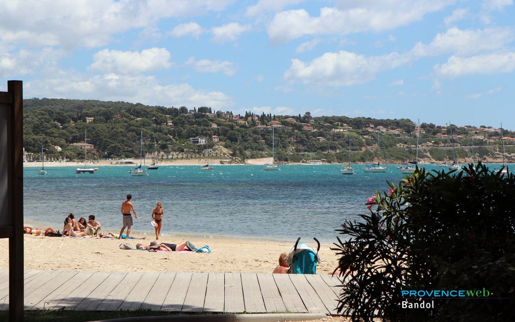 Plage &agrave; Bandol.