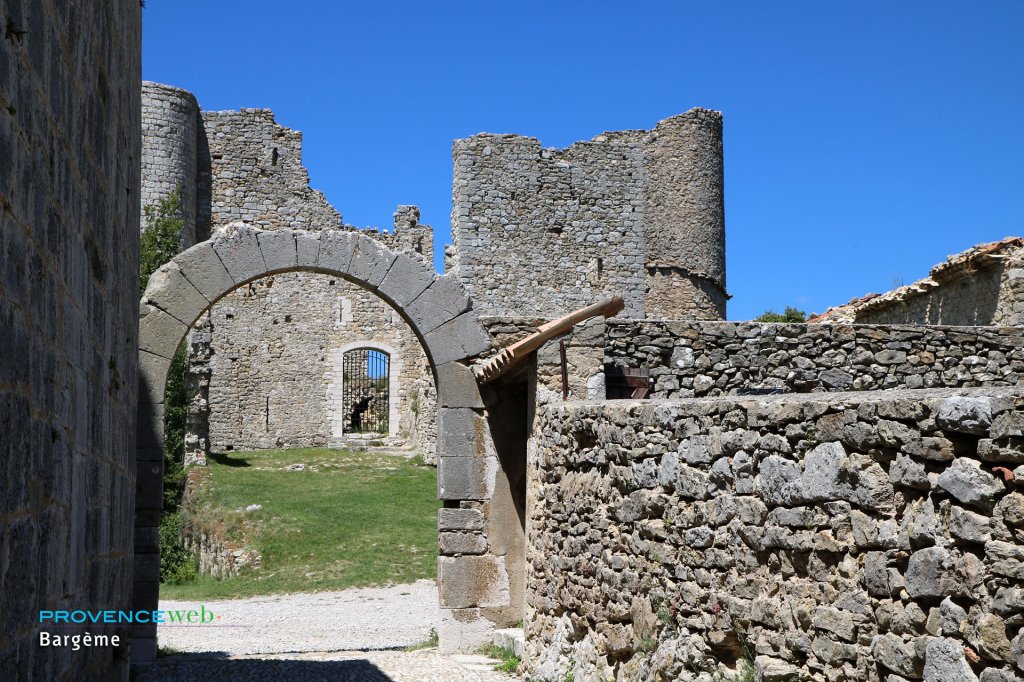 ruines du Ch&acirc;teau de Barg&egrave;me.