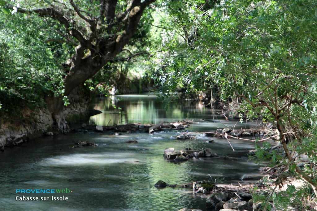 La rivi&egrave;re Issole.