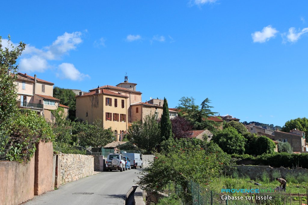 Cabasse sur Issole dans le Var.