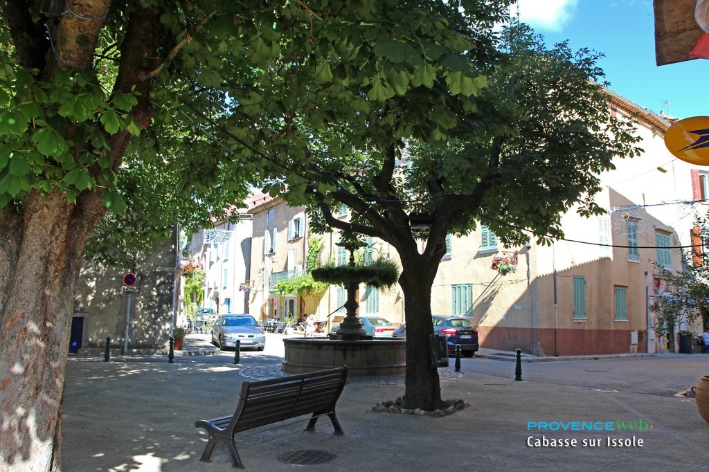 Place arbor&eacute;e.