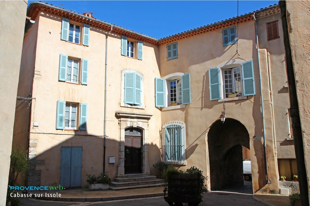 Vieille maison charmante.