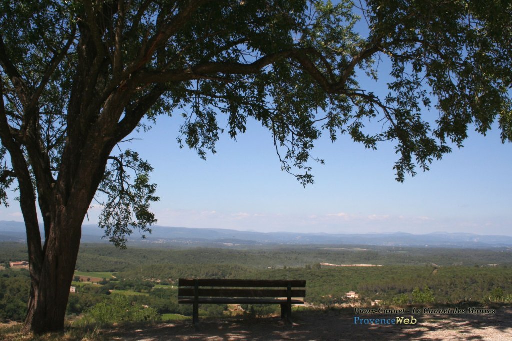Vue depuis Le Cannet des Maures.