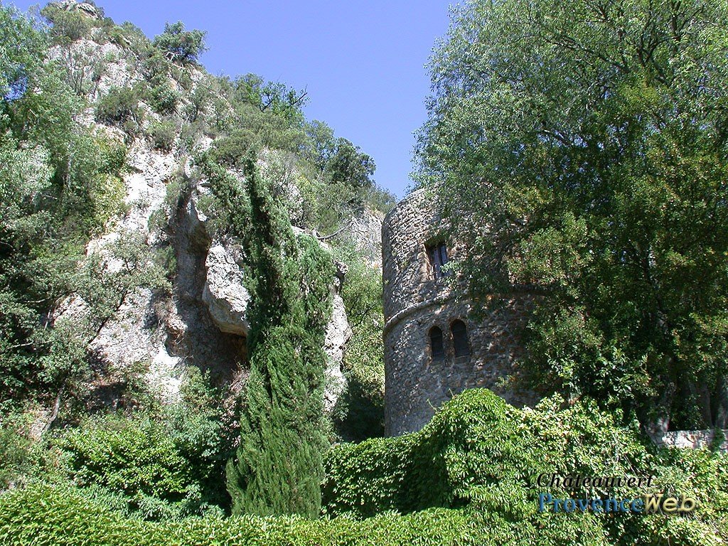 Tour m&eacute;di&eacute;vale &agrave; Ch&acirc;teauvert.