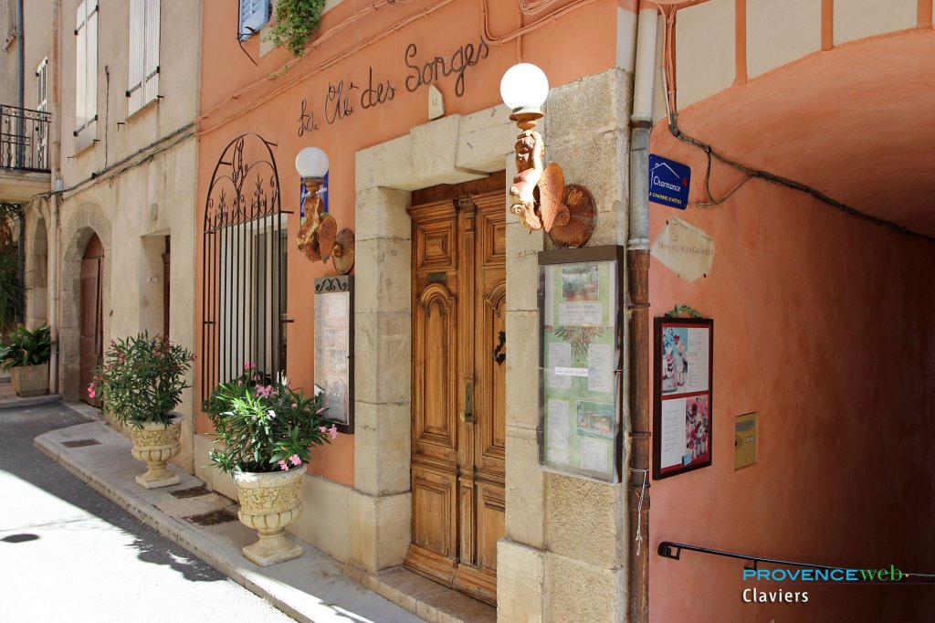 H&ocirc;tel &agrave; Claviers.