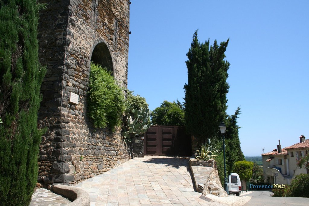 Vieux village de Cogolin.