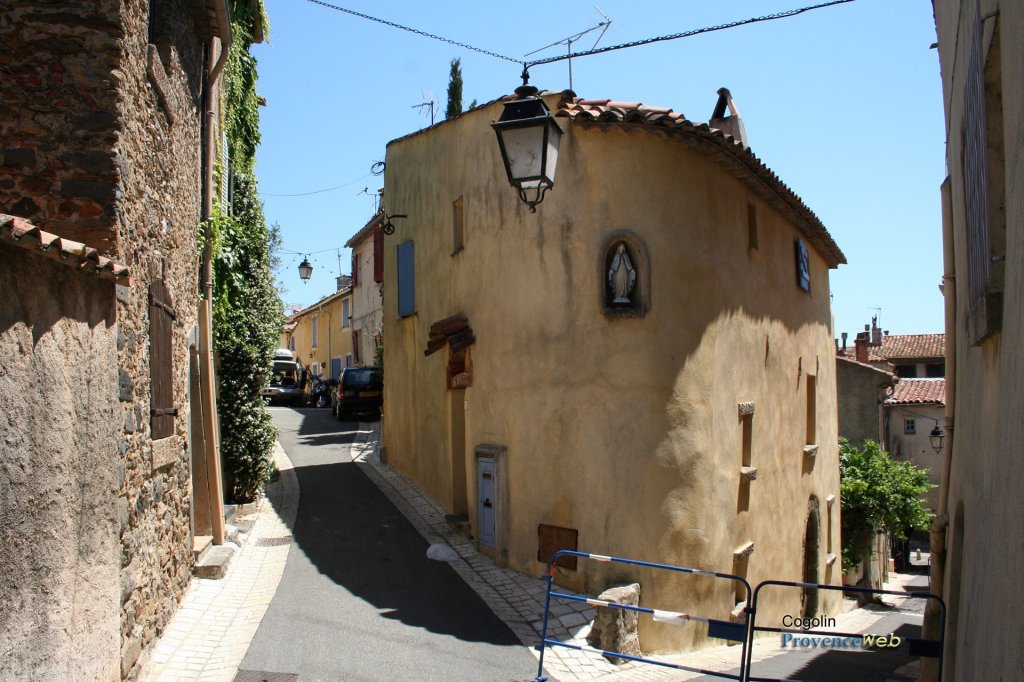 Centre ancien de Cogolin.