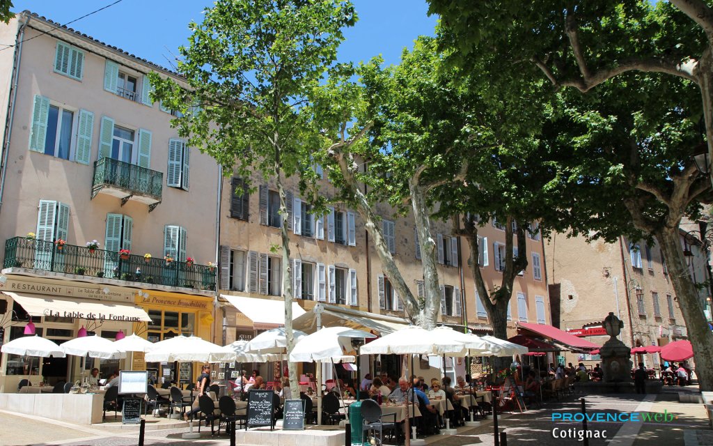 Restaurants &agrave; Cotignac.