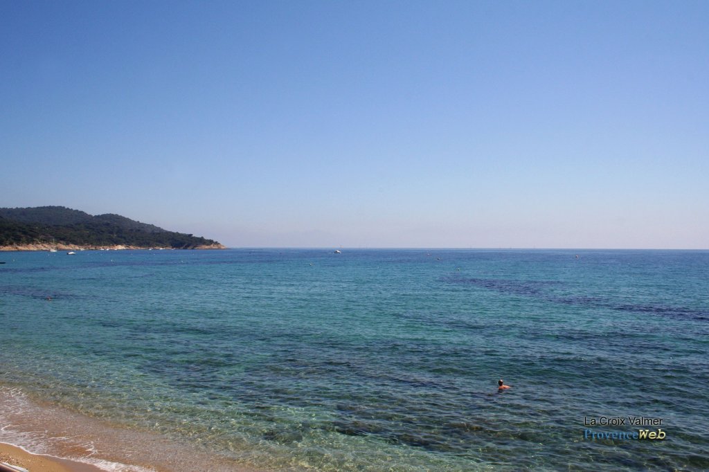 Baignade &agrave; La Croix Valmer.