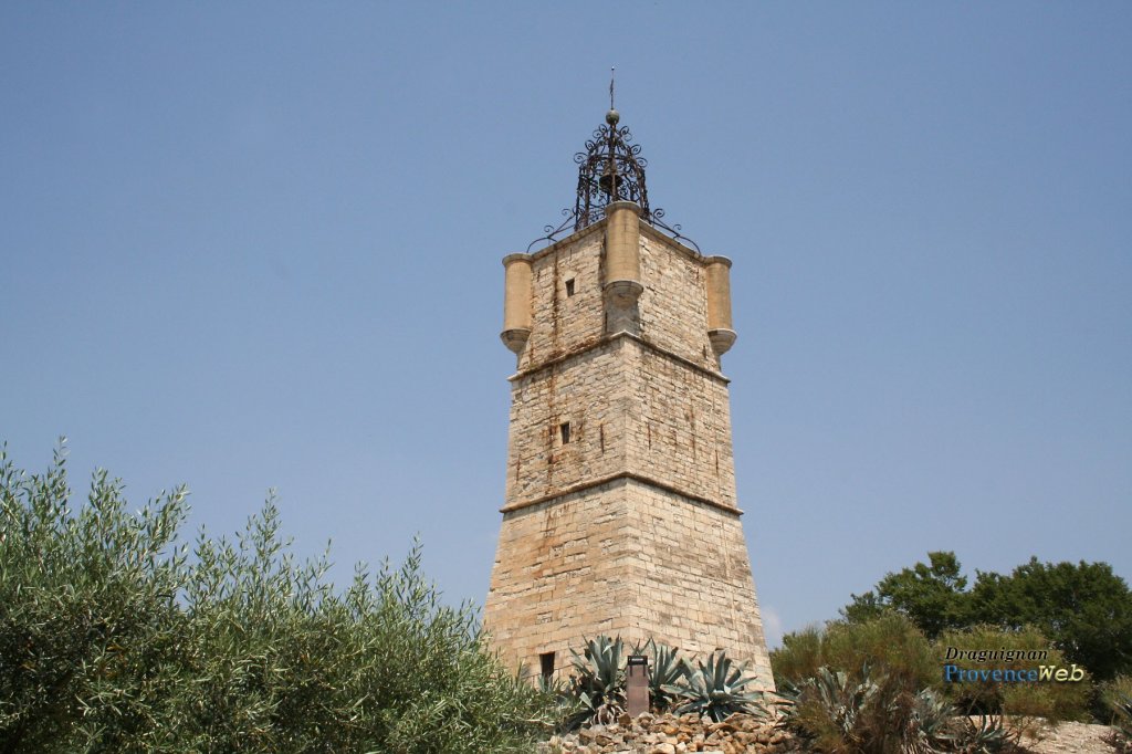 Tour m&eacute;di&eacute;vale.