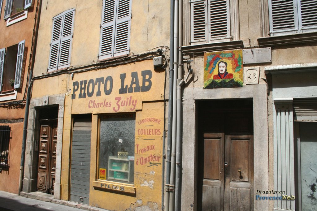 Fa&ccedil;ade ancienne.