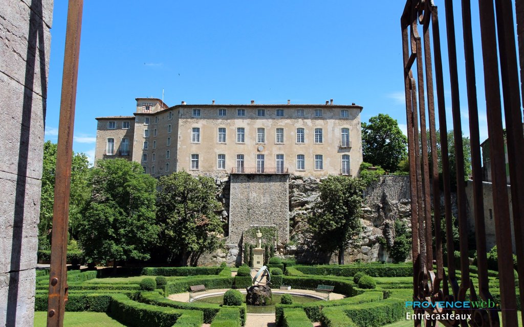 Ch&acirc;teau d'Entrecasteaux.