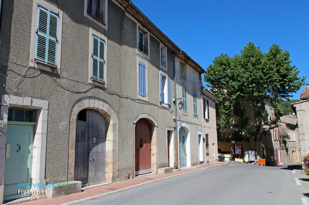 Rue du village.