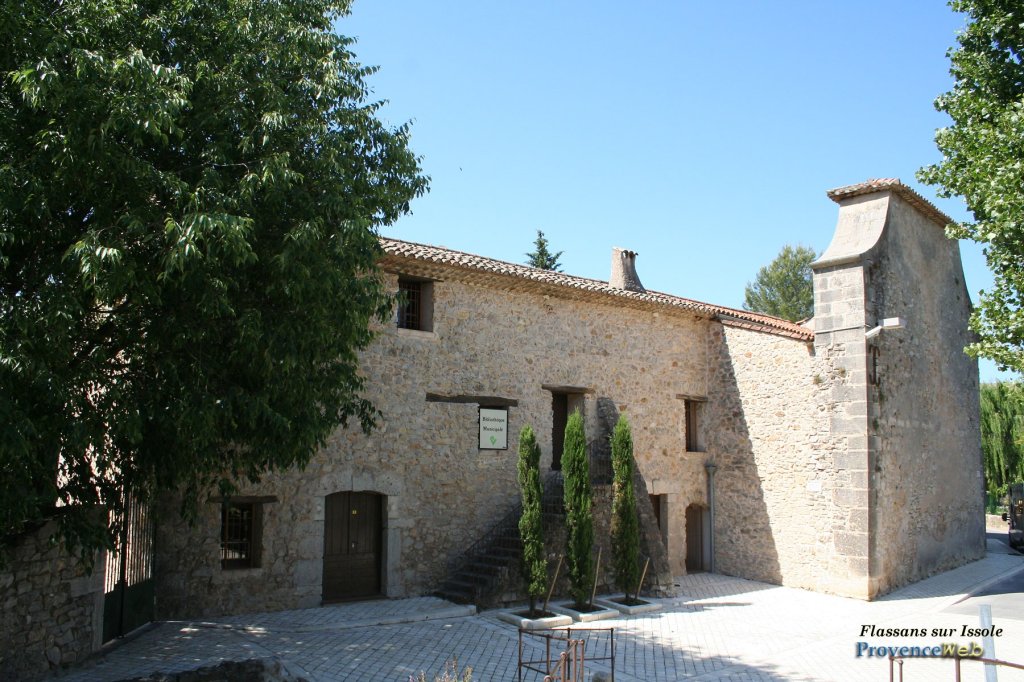 B&acirc;timent ancien.