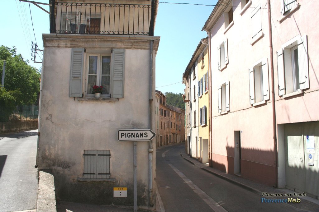 Rue du village.