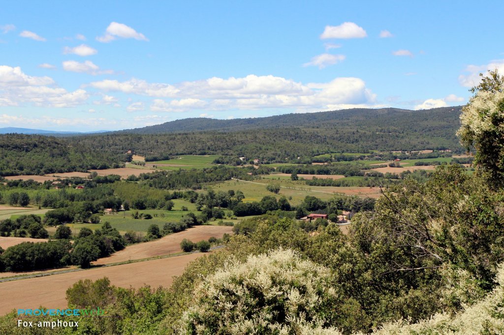 Campagne autour du village.