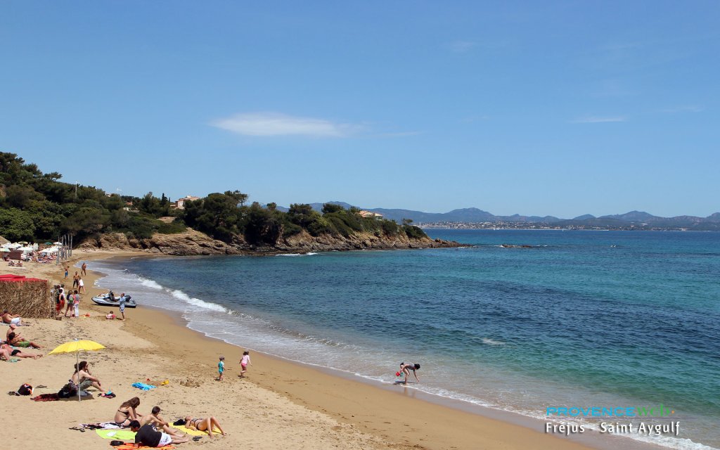 Plage &agrave; Fr&eacute;jus.
