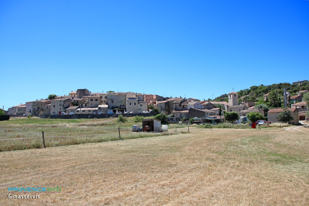 Le village de Ginasservis dans le Var.