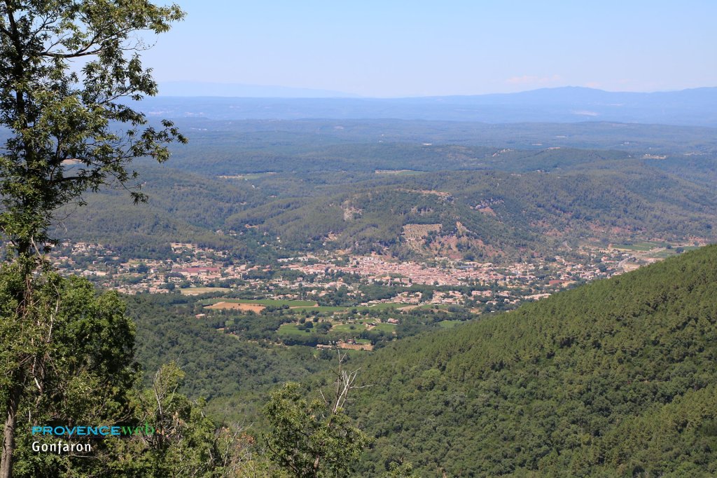 Le village de Gonfaron.