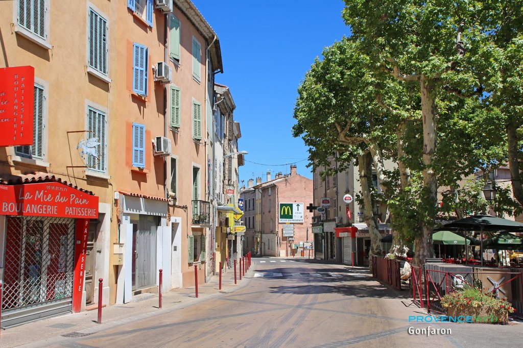 Rue du centre.