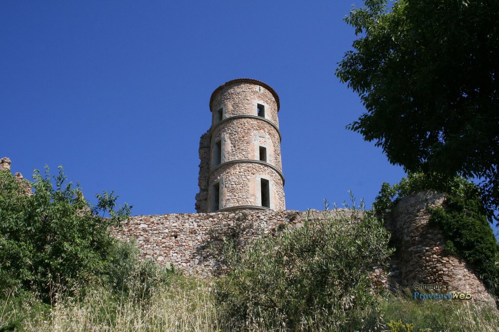 Tour m&eacute;di&eacute;vale.