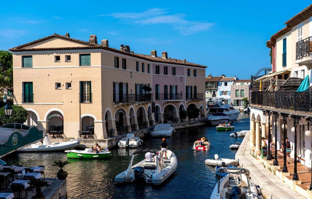 Cit&eacute; lacustre de Port Grimaud.
