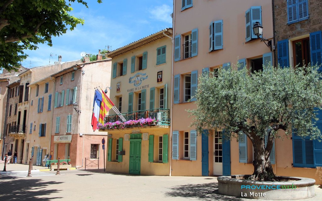 Mairie de La Motte dans le Var.