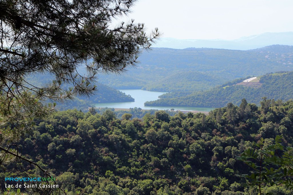 Randonn&eacute;es sur le lac de Saint Cassien.