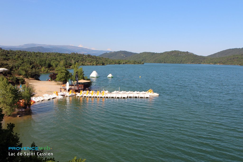 P&eacute;dalo au lac de Saint Cassien.