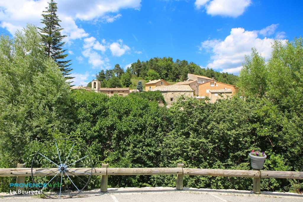 Le village du Bourguet.