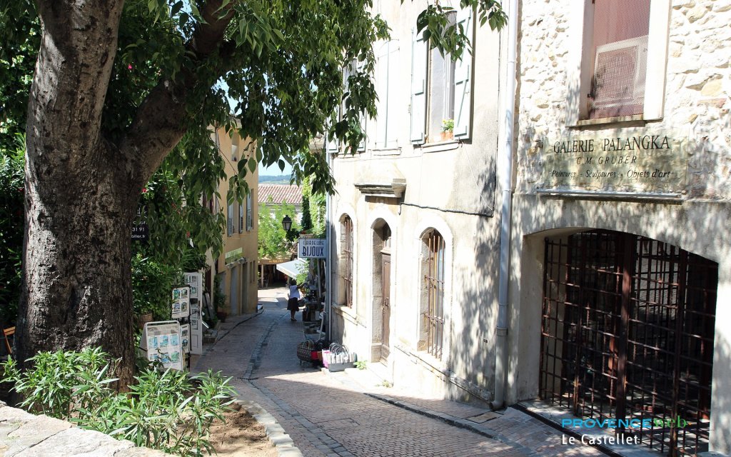 Petite ruelle du village.