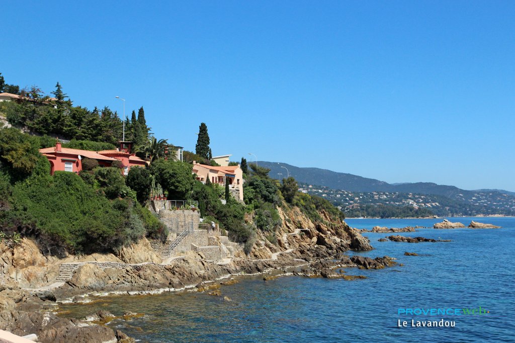 Promenade au Lavandou.