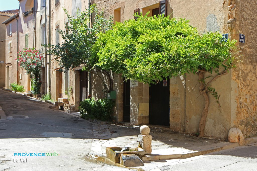 Petite rue.