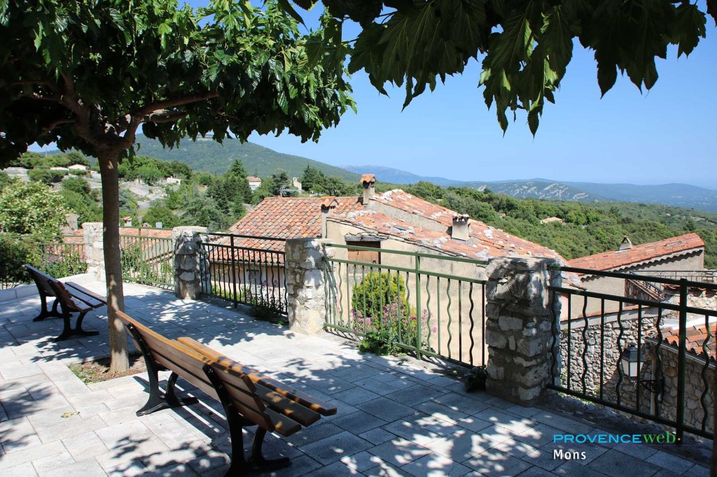 Mons dans le Var.