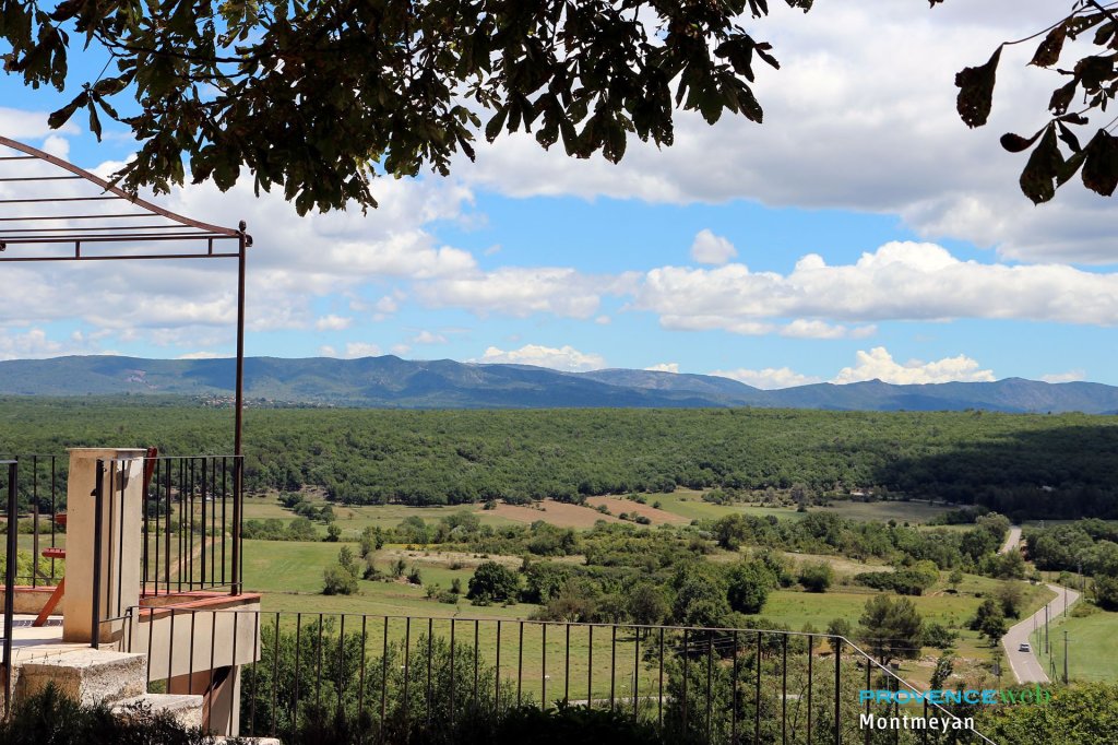 Vue depuis le village.
