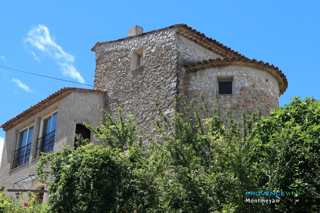 Montmeyan 83.