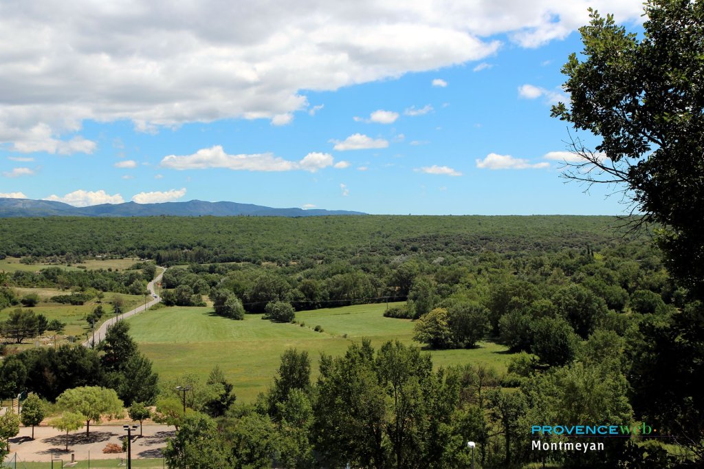 La campagne autour de Montmeyan.