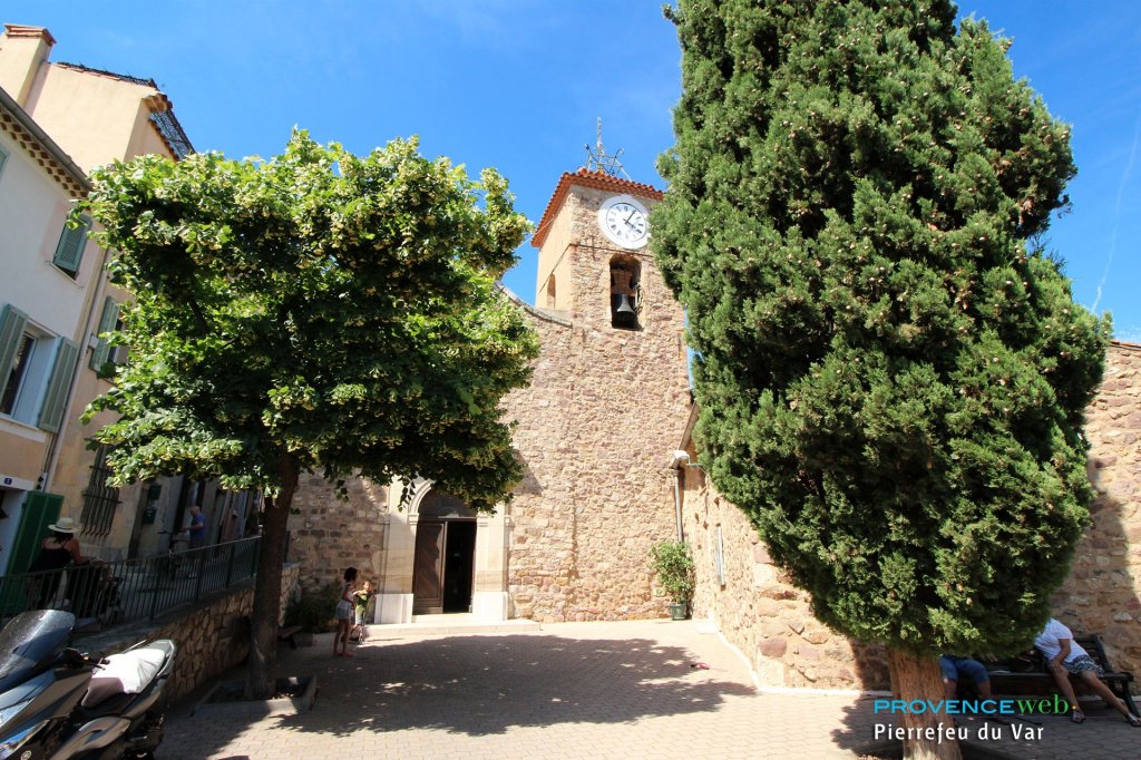 Eglise de Pierrefeu du Var.