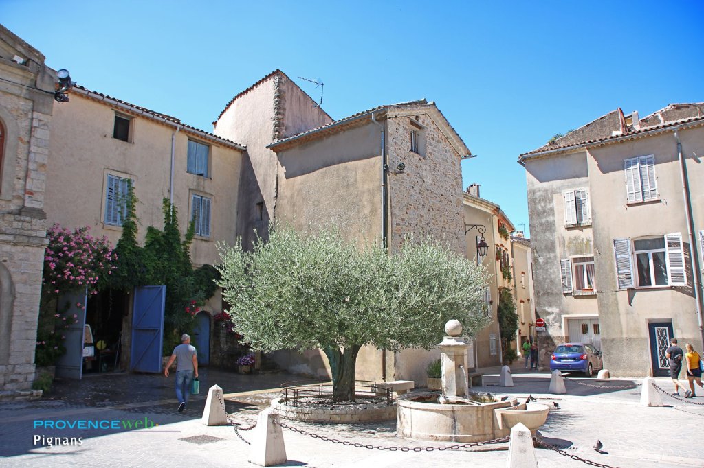 Jolie place.