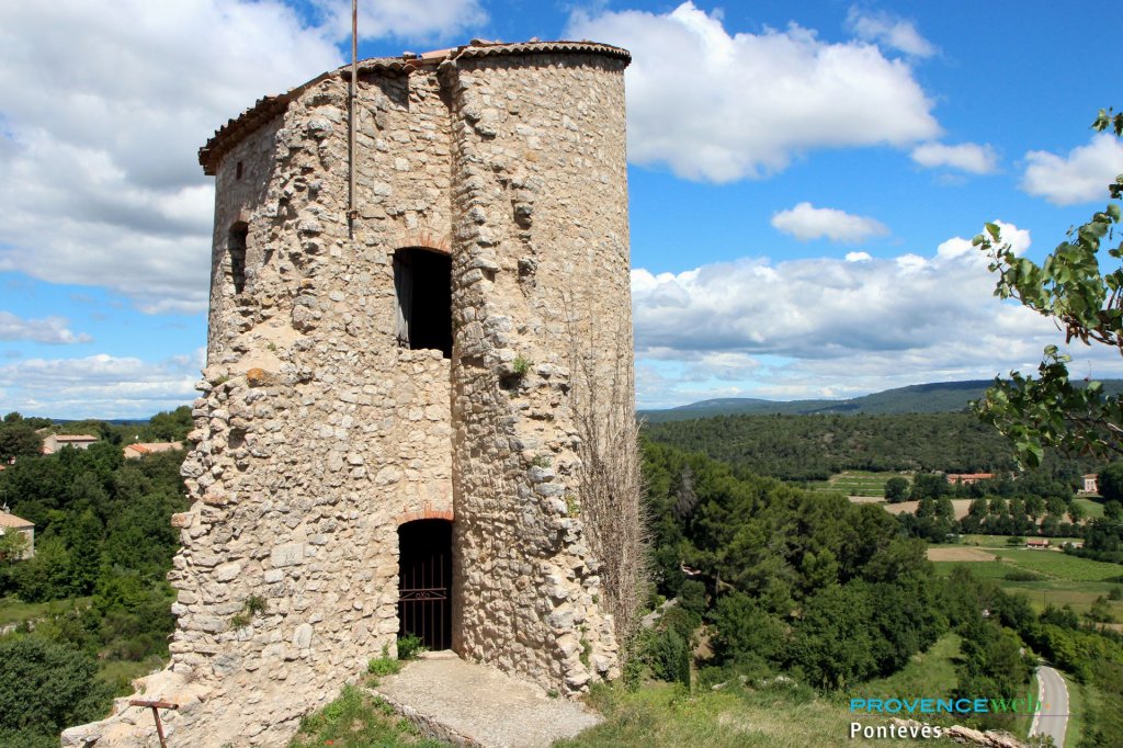 Ruines du ch&acirc;teau.