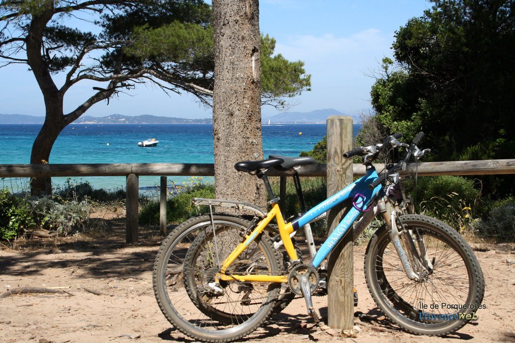 V&eacute;lo &agrave; Porquerolles.
