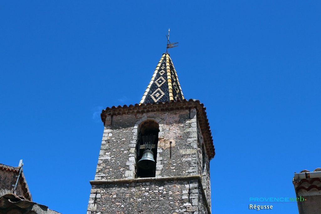 Eglise de R&eacute;gusse et son superbe clocher.