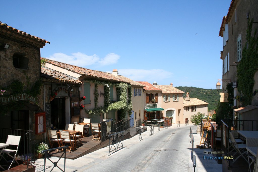 Restaurant &agrave; Ramatuelle.