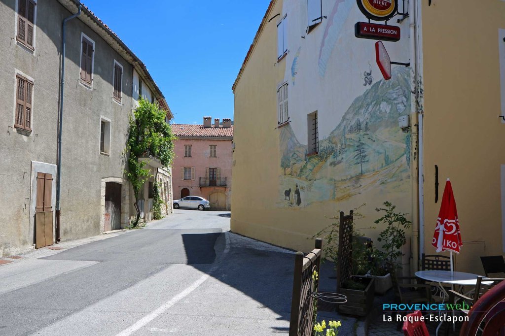 Rue du village.