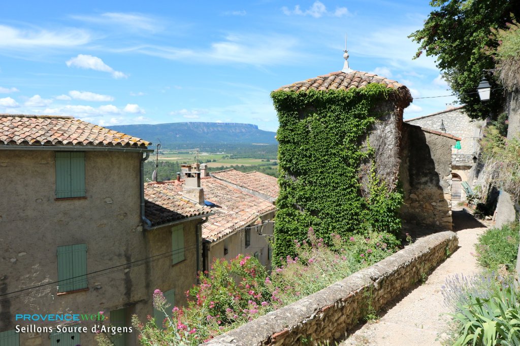 Vieux village de Seillons Source d'Argens.