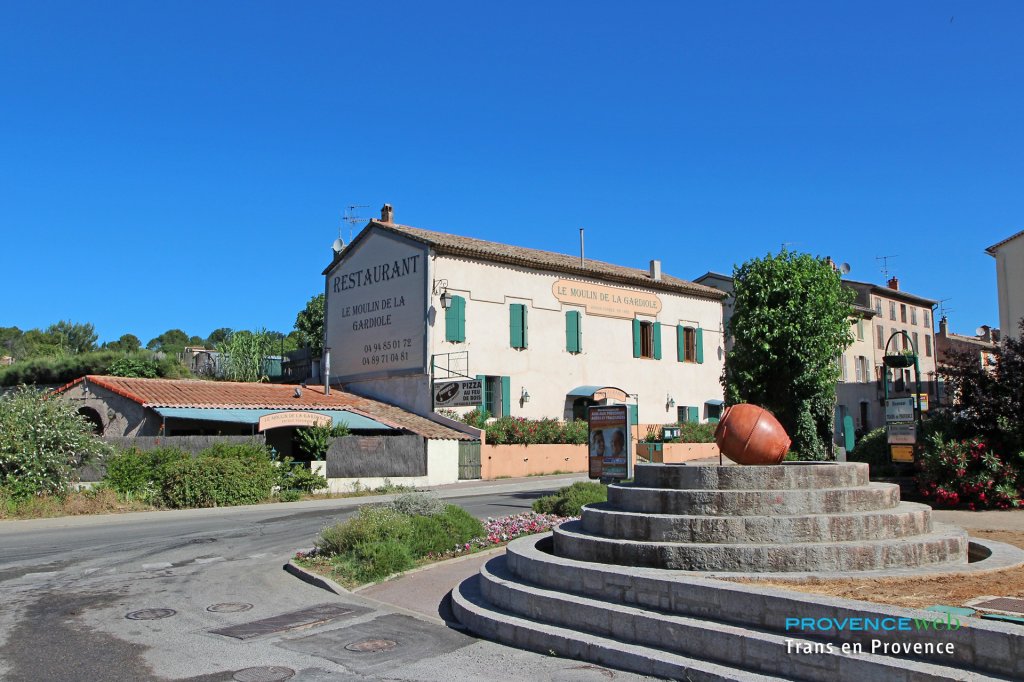 Restaurant &agrave; Trans en Provence.